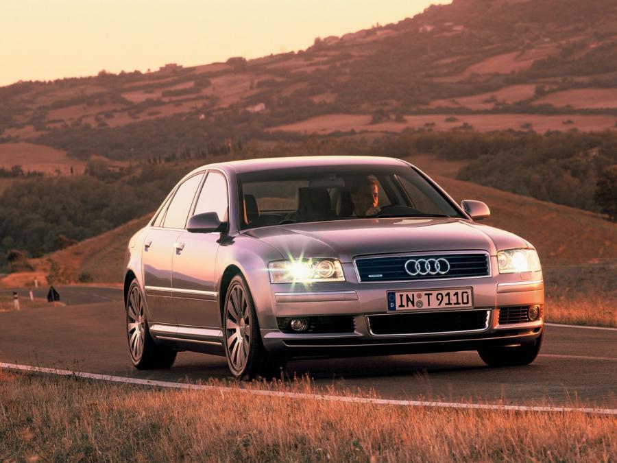  Audi A8 4.2 Quattro (D3) 2003 года  (фото 16 из 30)